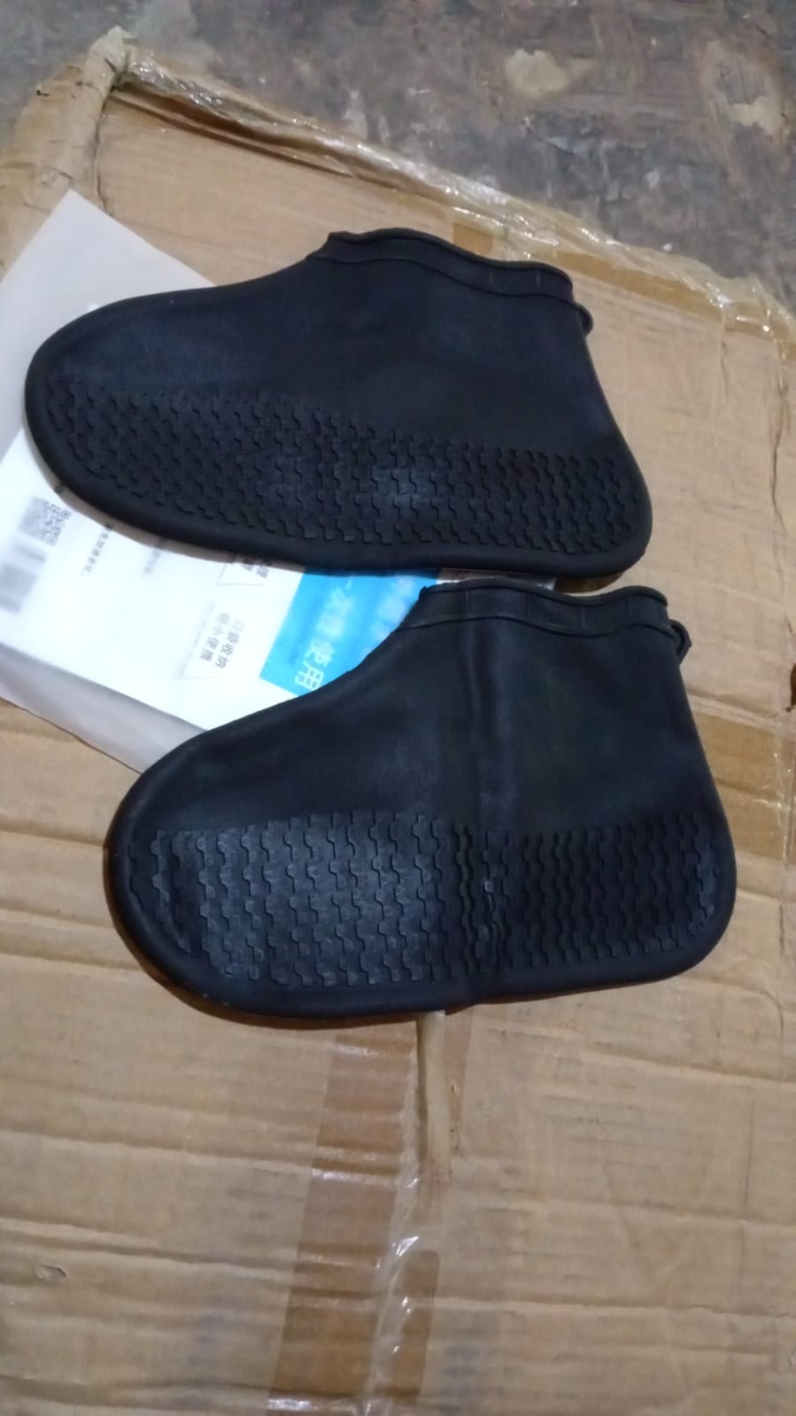 Non-Slip Silicone Rain Reusable Anti skid Waterproof Fordable Boot Shoe Cover (Small Size / 1 Pair / Mix Color) Non-Slip Silicone Rain Reusable Anti skid Waterproof Fordable Boot Shoe Cover (Small Size / 1 Pair / Mix Color)